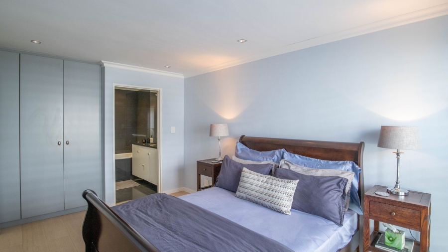2 Bedroom Property for Sale in Sea Point Western Cape
